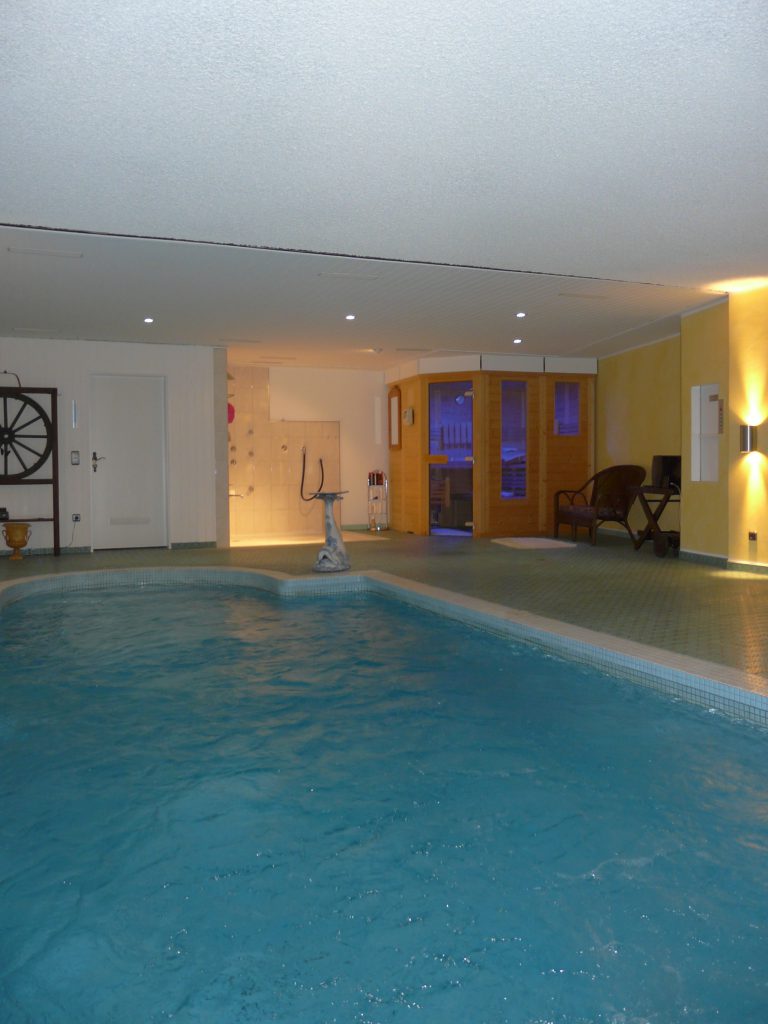 Schwimmbad Sanierung nachher2 Trawny